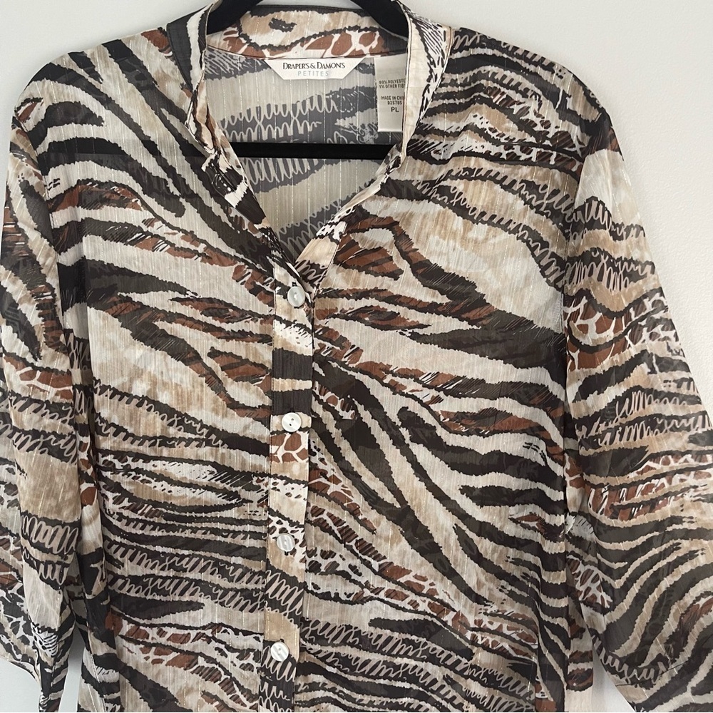 NWOT Drapers & Damons Animal Print Blouse Petite Large Button Front Sheer Light - Picture 4 of 11